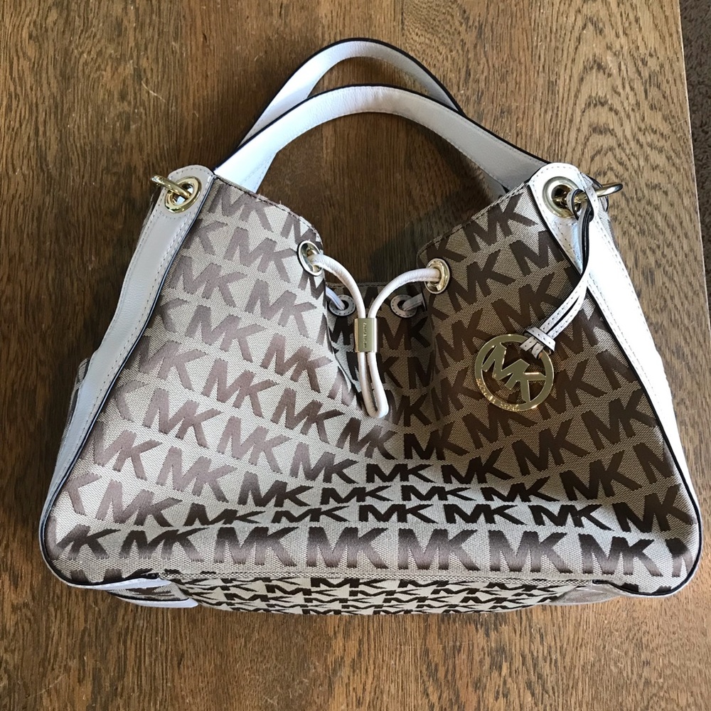 Michael Kors Ludlow Signature Handbag EUC